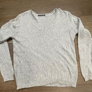 Brandy Melville V-Neck Sweater Gray OS Cozy Warm Winter